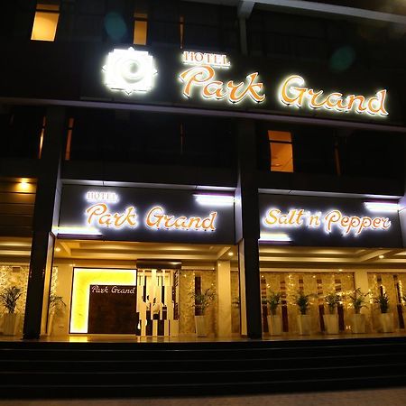Hotel Park Grand Чандигарх Экстерьер фото