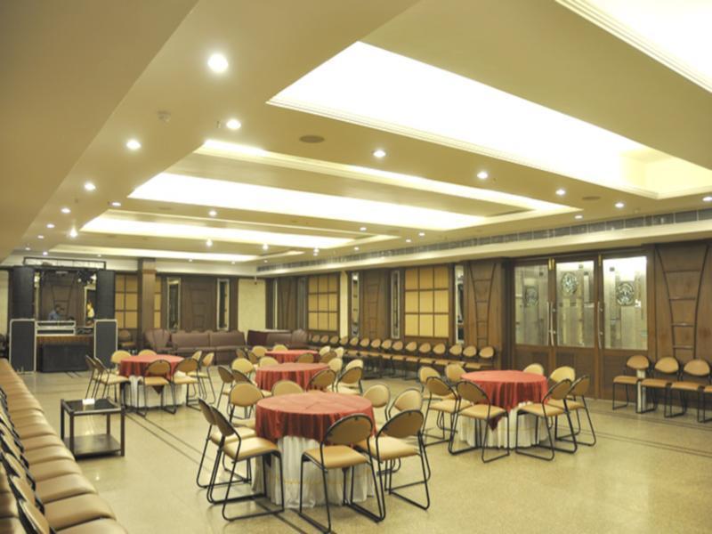 Hotel Park Grand Чандигарх Экстерьер фото