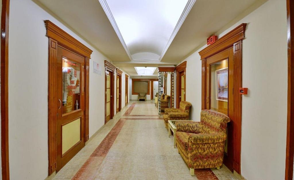 Hotel Park Grand Чандигарх Экстерьер фото