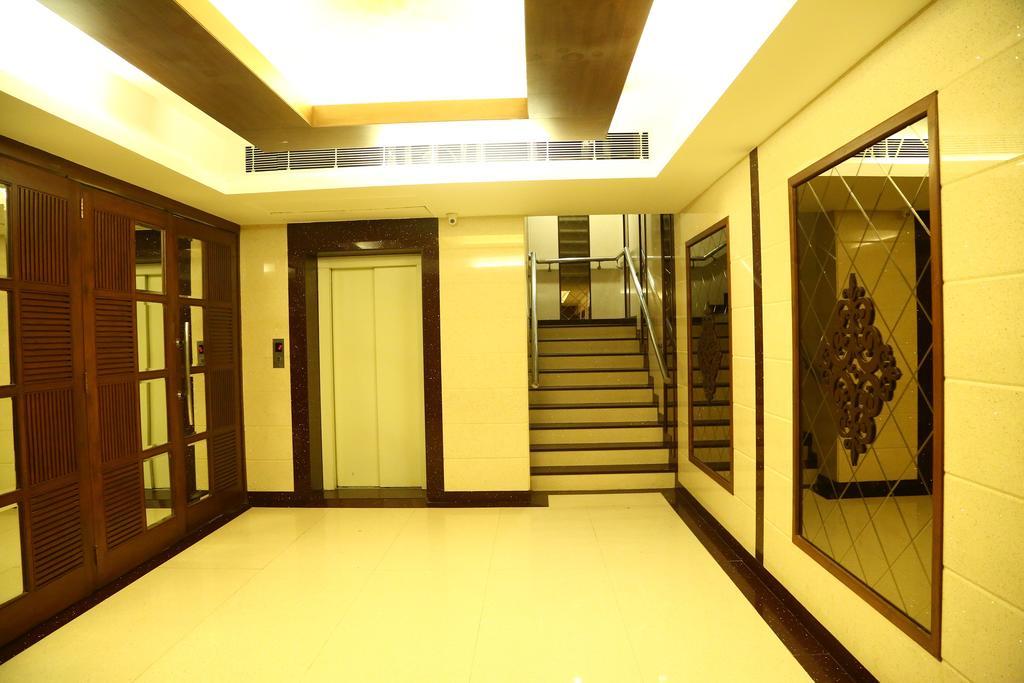 Hotel Park Grand Чандигарх Экстерьер фото