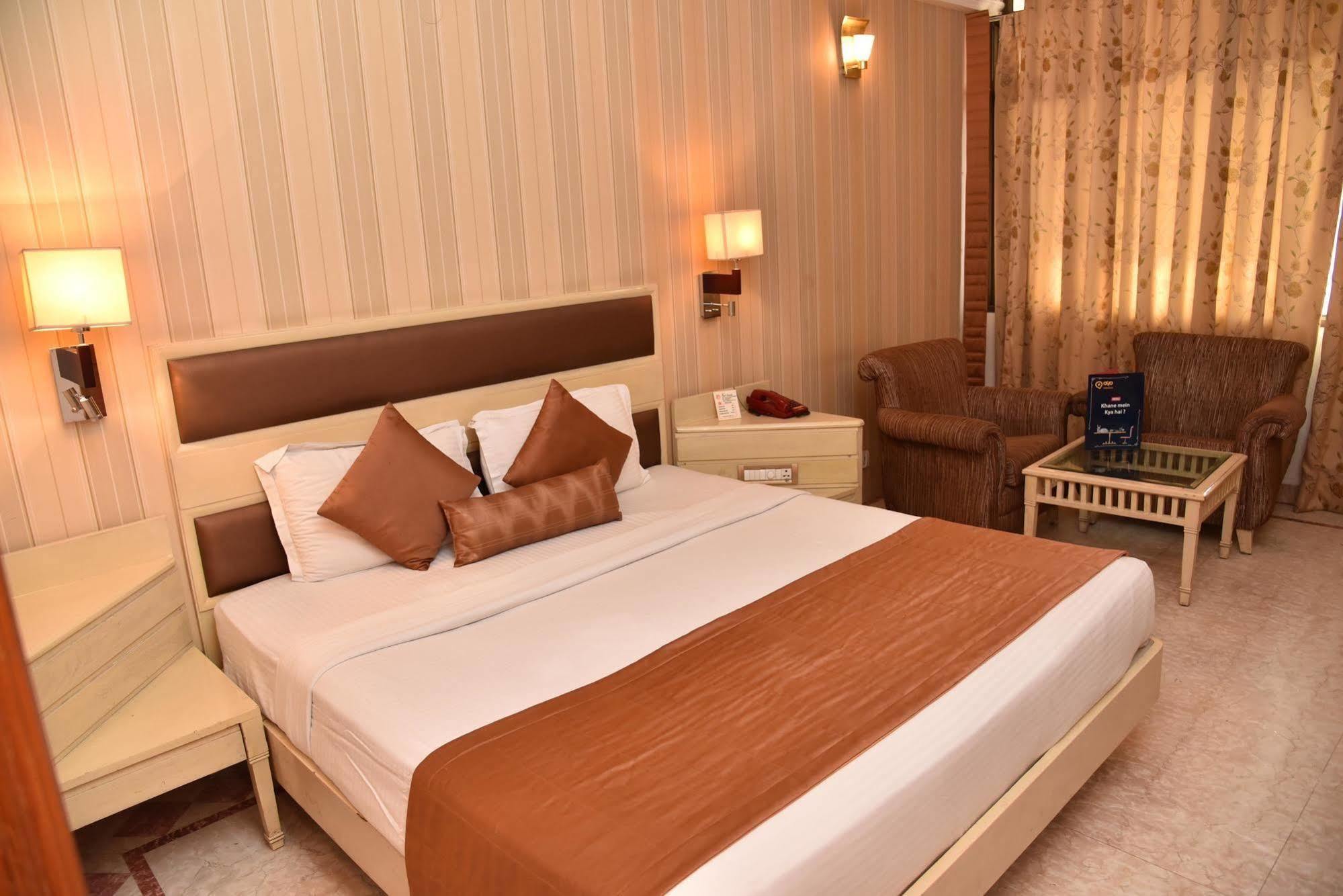 Hotel Park Grand Чандигарх Экстерьер фото